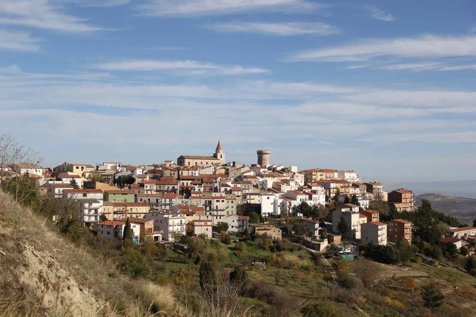 Come Badolato pure i borghi del Molise sono in vendita