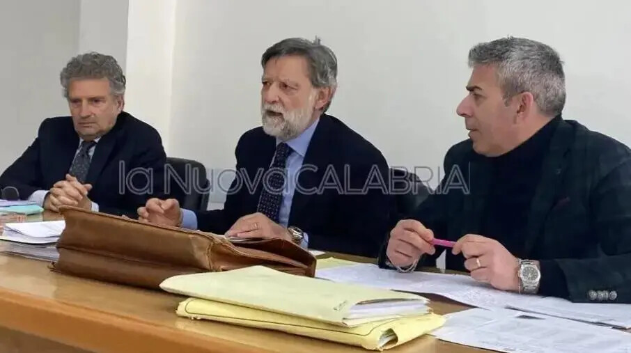 Cartellone natalizio ancora assente, Veraldi, Parisi e Donato: “Città lasciata nell’incertezza” images Cartellone natalizio ancora assente, Veraldi, Parisi e Donato: “Città lasciata nell’incertezza”