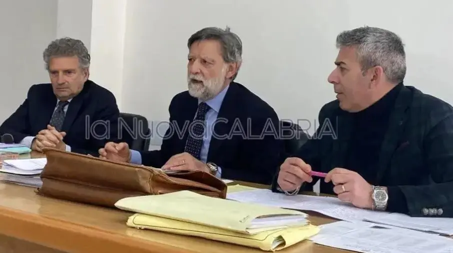 Cartellone natalizio ancora assente, Veraldi, Parisi e Donato: “Città lasciata nell’incertezza”