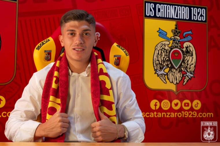 Costantino Favasuli è un nuovo calciatore del Catanzaro: arriva a titolo definitivo dalla Fiorentina images Costantino Favasuli è un nuovo calciatore del Catanzaro: arriva a titolo definitivo dalla Fiorentina
