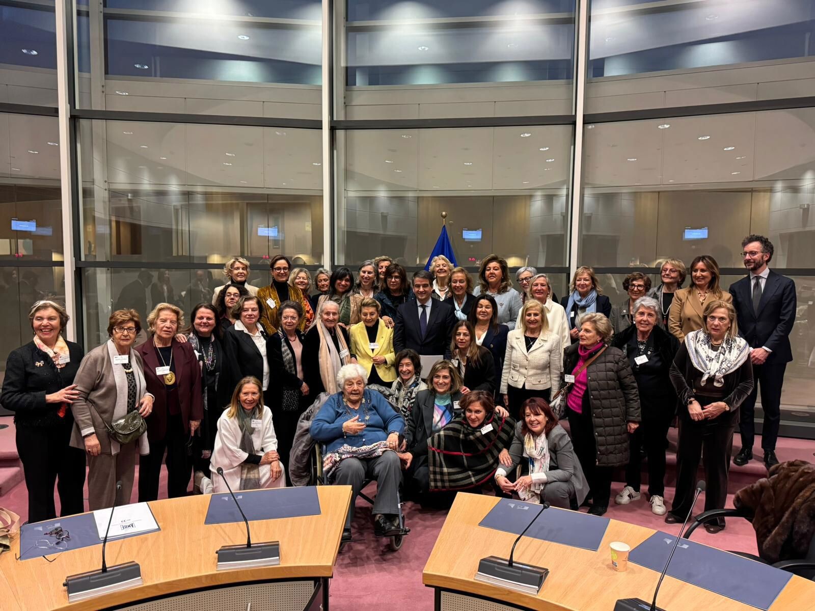 images Ande a Bruxelles: Metsola e Fitto ricevono una delegazione per le celebrazioni dell’80° anniversario