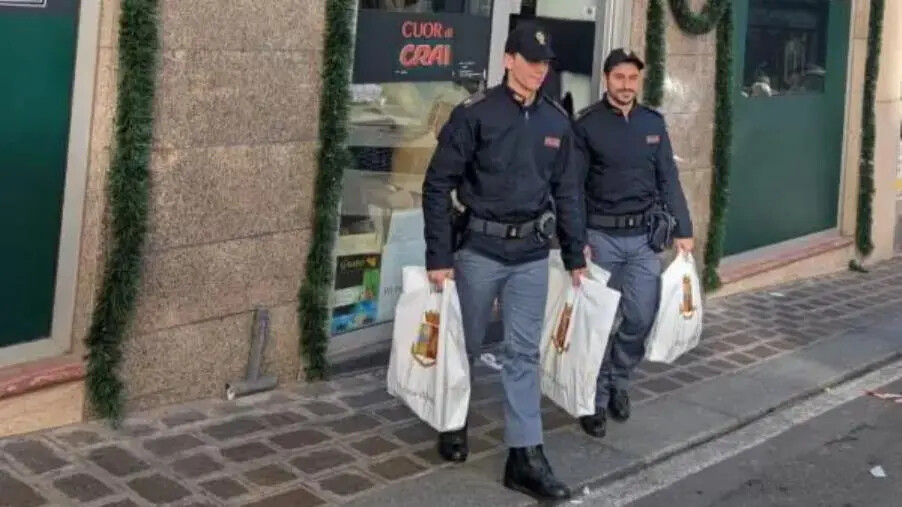 images Questura di Catanzaro e Polizia stradale insieme per la spesa solidale 
