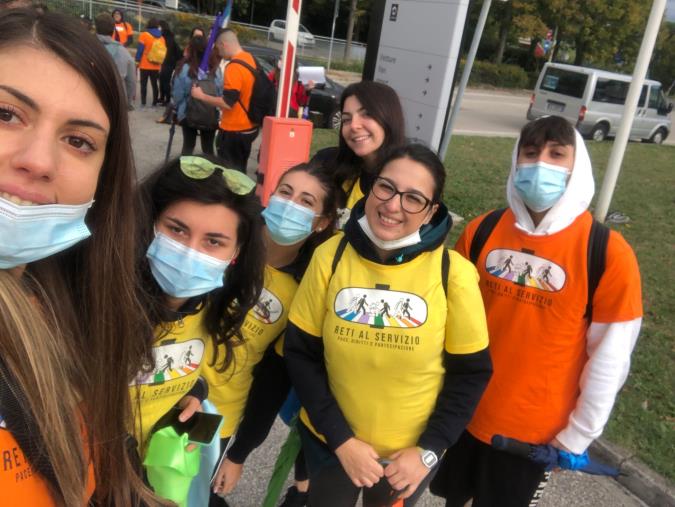 Marcia della Pace, domenica scorsa hanno sfilato anche i ragazzi del Servizio Civile del CSV Calabria Centro images Marcia della Pace, domenica scorsa hanno sfilato anche i ragazzi del Servizio Civile del CSV Calabria Centro