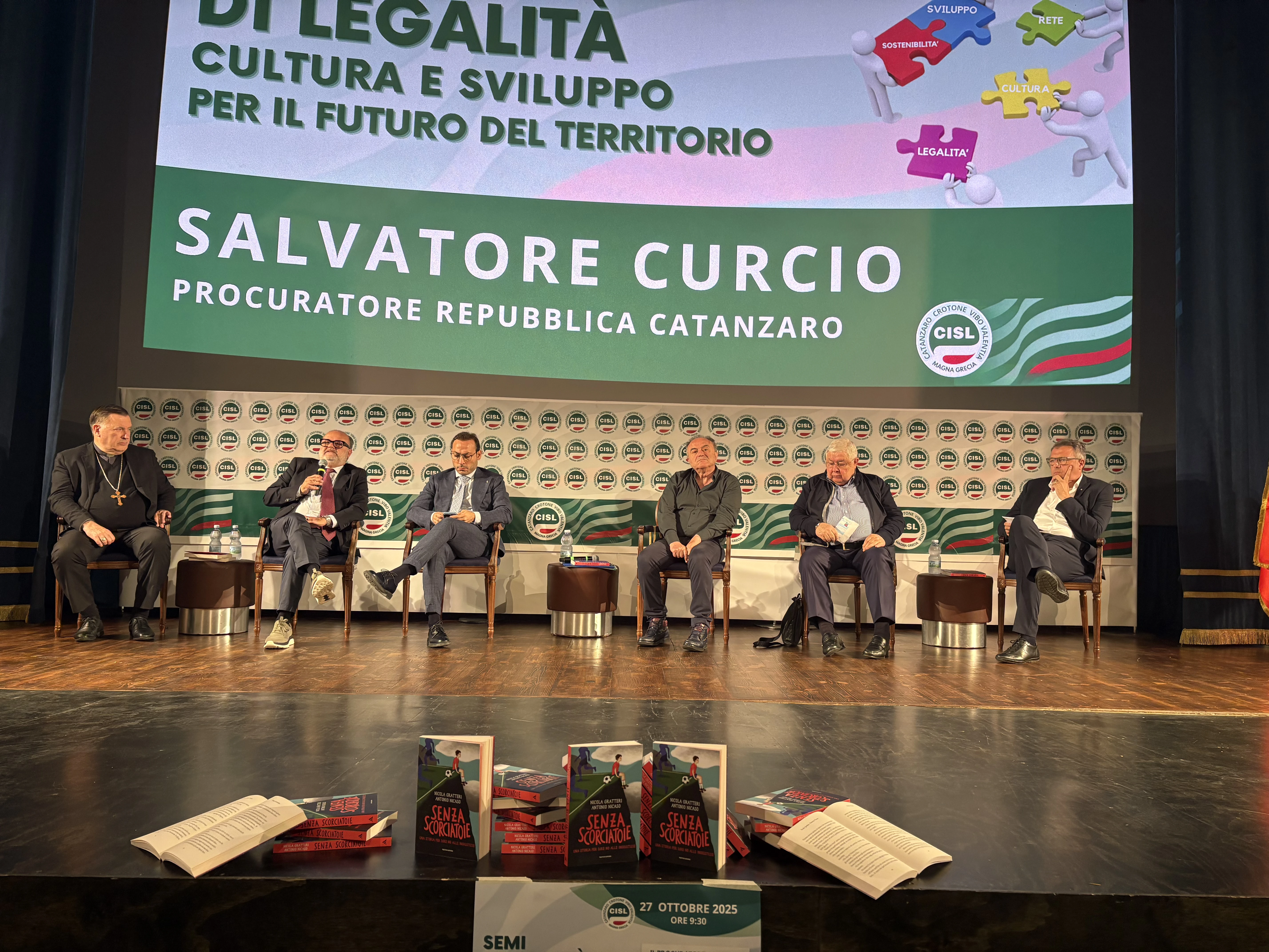 Senza scorciatoie: lezione di legalità dei procuratori Gratteri e Curcio ai giovani di Catanzaro