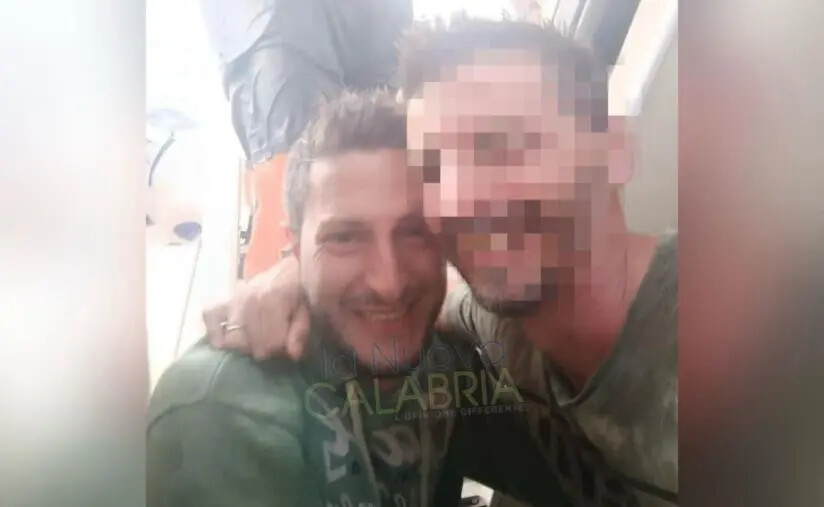 Imbarcazione si rovescia al largo di Catanzaro Lido, ritrovato vivo l’uomo disperso in mare images Imbarcazione si rovescia al largo di Catanzaro Lido, ritrovato vivo l’uomo disperso in mare