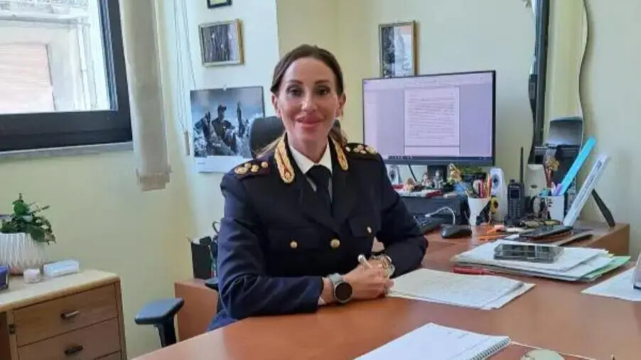 images Il Vice Questore Ciccariello è la nuova dirigente dell'Ufficio Prevenzione Generale di Reggio