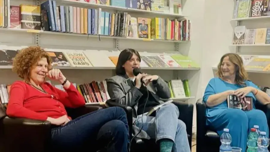 images Premio Sila 2024, a Cosenza la finalista della Decina Chiara Galeazzi presenta il libro "Poverina" 