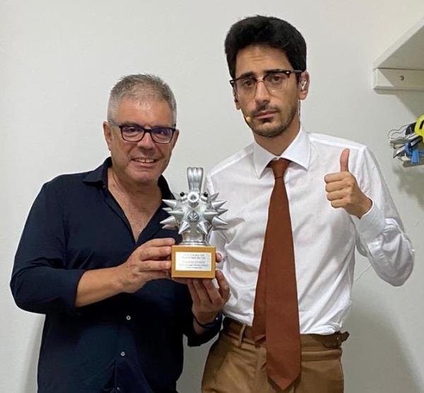 Valerio Lundini conquista Diamante: tutto esaurito al quarto appuntamento  di “Fatti di musica” images Valerio Lundini conquista Diamante: tutto esaurito al quarto appuntamento  di “Fatti di musica”
