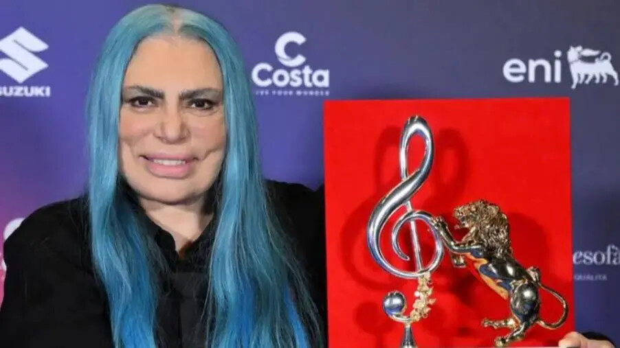images Sanremo, a Loredana Bertè il “Premio della Critica” realizzato da Michele Affidato