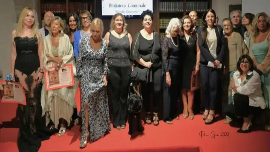 Locri celebra l’arte e la cultura: grande successo per il Premio Nazionale “Beatrice Toniolo Baccellieri” Zaleuco 2025 images Locri celebra l’arte e la cultura: grande successo per il Premio Nazionale “Beatrice Toniolo Baccellieri” Zaleuco 2025