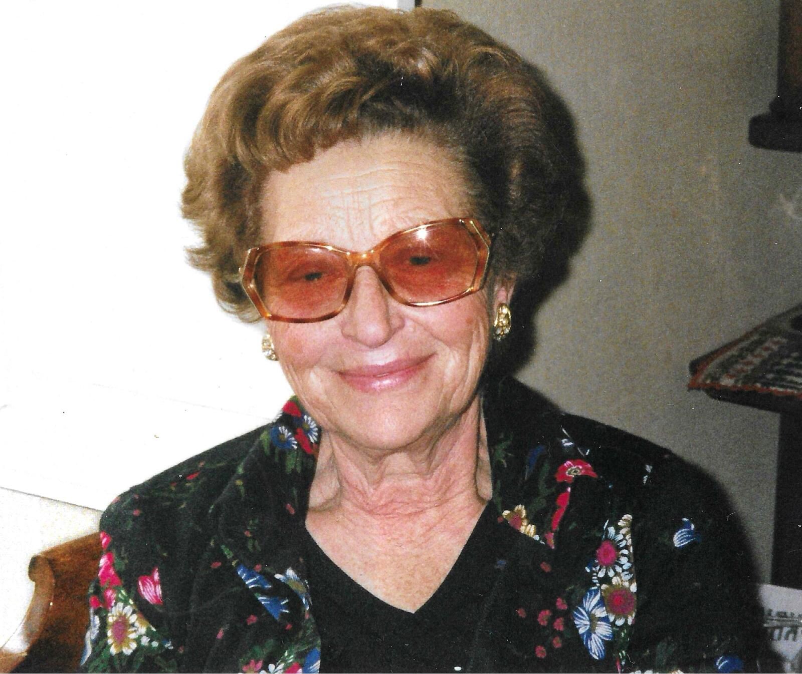 Addio a Sisina Teti, nobildonna ultracentenaria della buona società catanzarese images Addio a Sisina Teti, nobildonna ultracentenaria della buona società catanzarese