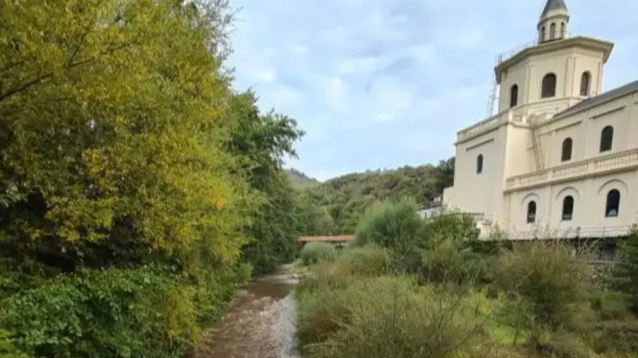 images Maltempo, mons Zoccoli: "La piena del Corace mette in pericolo la basilica della Madonna di Porto"