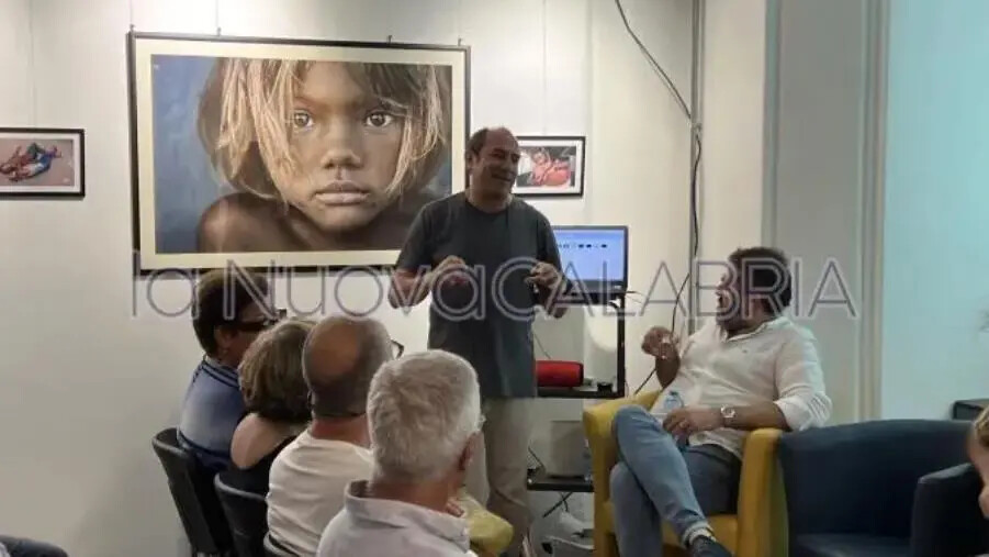 Catanzaro, inaugurata la mostra fotografica “Nega” di Antonino Bartuccio images Catanzaro, inaugurata la mostra fotografica “Nega” di Antonino Bartuccio