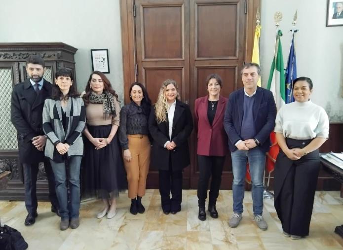 images Catanzaro, il sindaco riceve a Palazzo De Nobili 4 stagiste inserite nel progetto 'Habilitas'