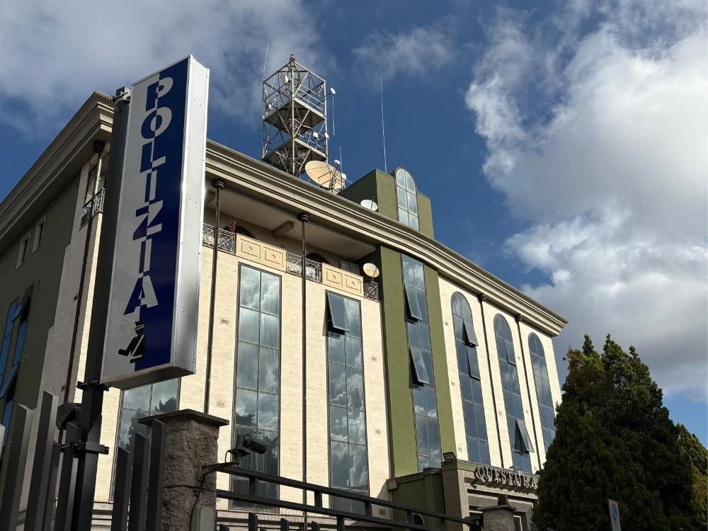 Vibo, ex marito pedinava e minacciava la moglie: interviene il Questore per violenza domestica