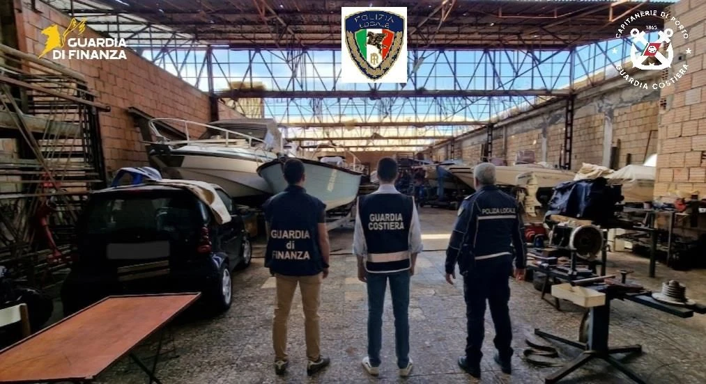 Vibo Valentia, sequestrata un'attività di rimessaggio abusivo di imbarcazioni: era in un capannone di 180 mq 