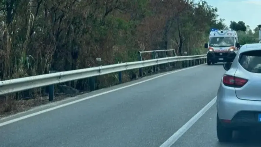 images Grave incidente sulla SS106 a Sant'Andrea: interviene l'elisoccorso 