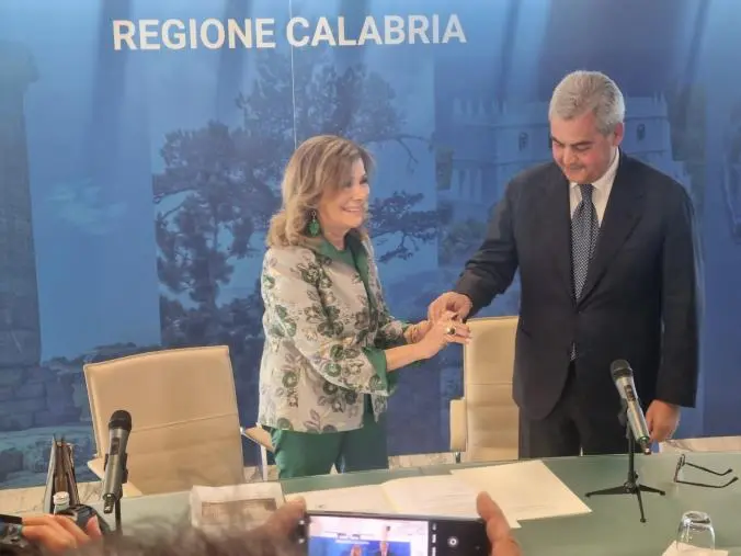 Il ministro Casellati in Regione: “Il protocollo di oggi significa grande riduzione della burocrazia” images Il ministro Casellati in Regione: “Il protocollo di oggi significa grande riduzione della burocrazia”