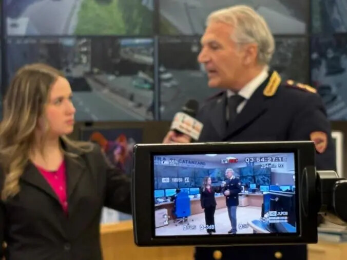 images La Questura di Catanzaro apre le porte agli studenti del Liceo scientifico “E. Fermi”