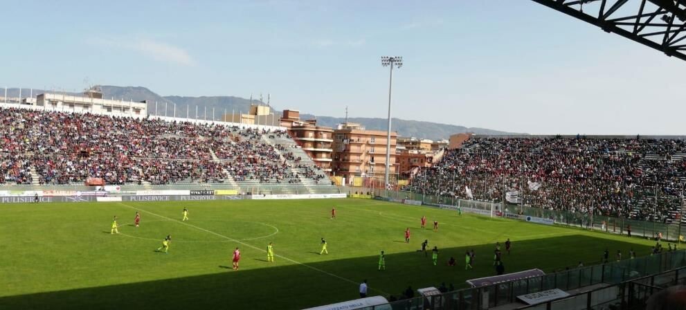 images Calcio: esposto della Reggina contro il Messina per 'gravi violazioni'