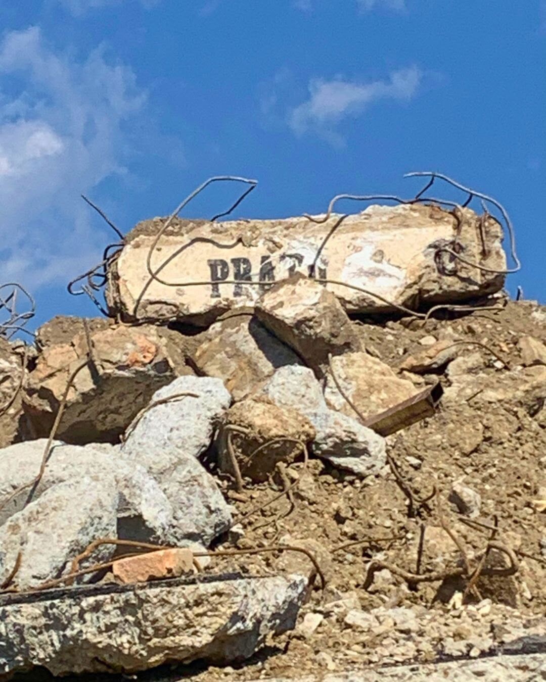 images Proseguono i lavori allo stadio Ceravolo e un frammento di storia giallorossa riemerge dalle macerie 