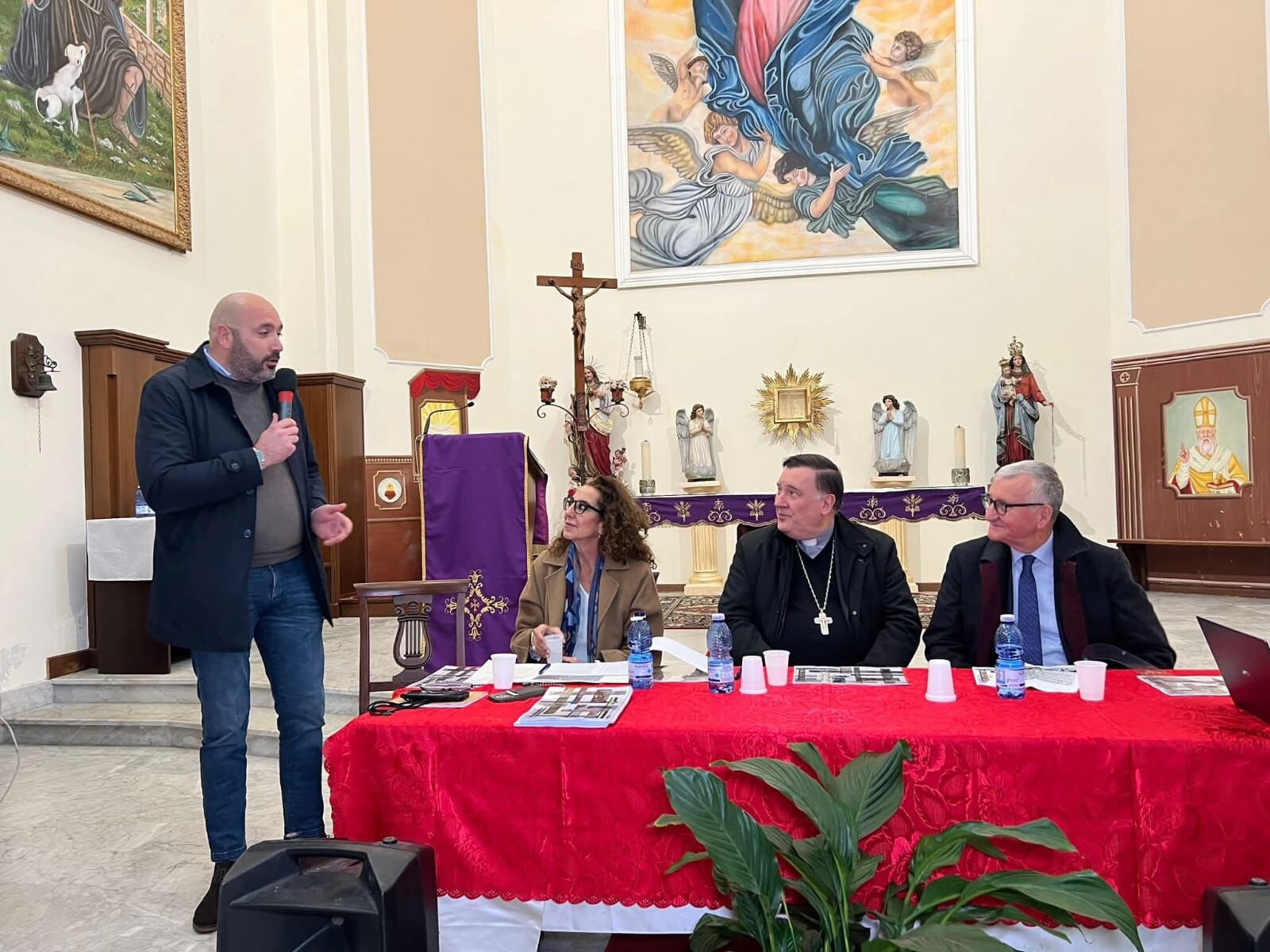 images Stalettì, tornano alla luce gli affreschi dell’Immacolata: la comunità riabbraccia la sua storia