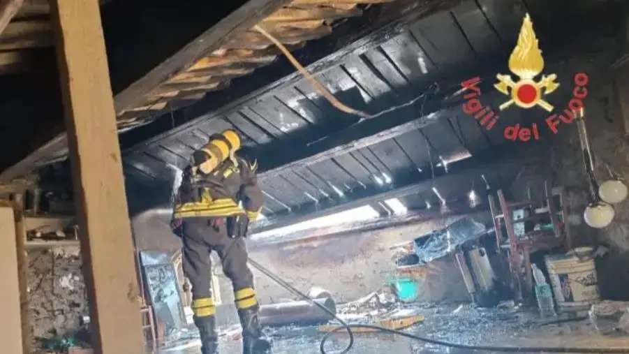 Taverna (Cz), paura per incendio in un'abitazione: nessuna persona coinvolta images Taverna (Cz), paura per incendio in un'abitazione: nessuna persona coinvolta