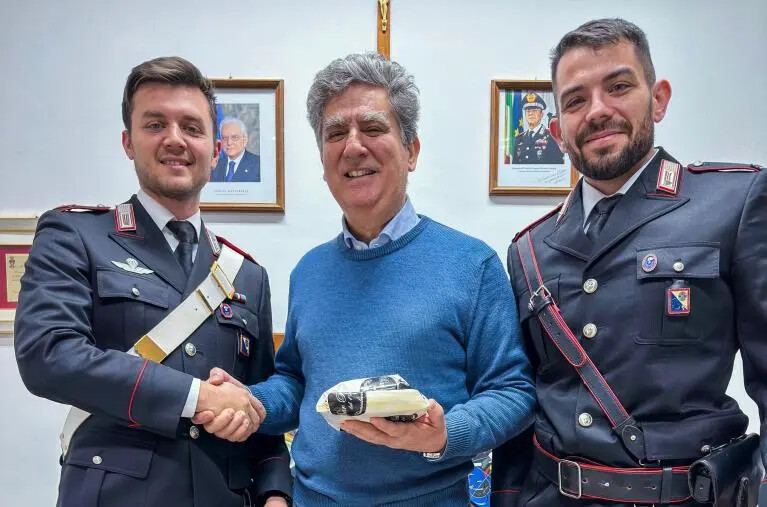 “Grazie per la vostra solidarietà”: l’emozionante ringraziamento di un uomo salvato dai carabinieri nel Reggino images “Grazie per la vostra solidarietà”: l’emozionante ringraziamento di un uomo salvato dai carabinieri nel Reggino