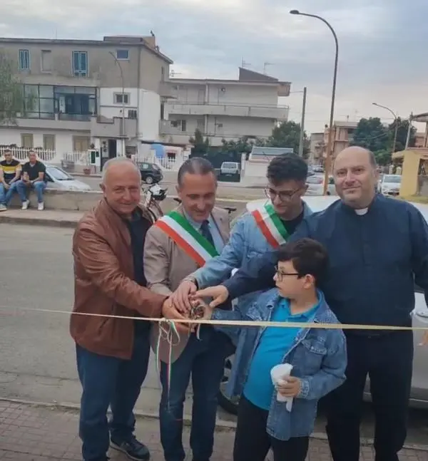 images Inaugurato un nuovo parco giochi: festa per le famiglie a Botricello