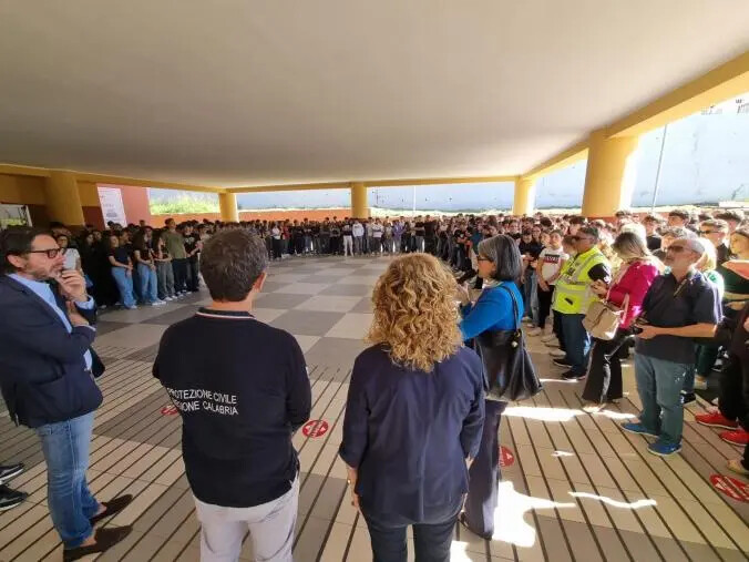 Docenti e studenti alla VI Settimana nazionale ProCiv, Caracciolo: “Conoscere per proteggersi” images Docenti e studenti alla VI Settimana nazionale ProCiv, Caracciolo: “Conoscere per proteggersi”
