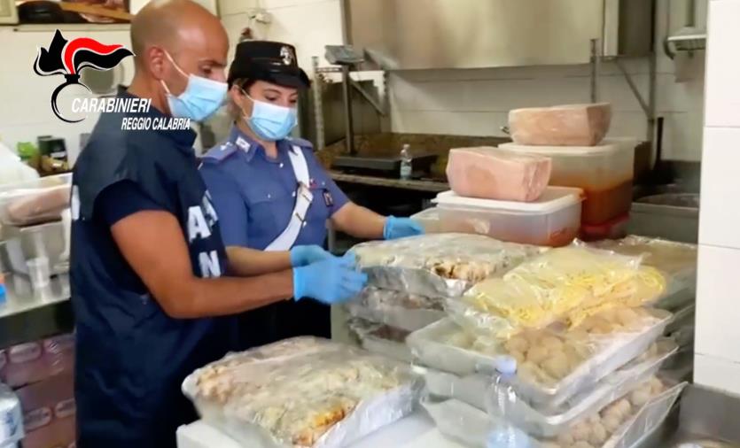 Scilla, tonnellate di alimenti sequestrati per cattivo stato di conservazione (VIDEO) images Scilla, tonnellate di alimenti sequestrati per cattivo stato di conservazione (VIDEO)
