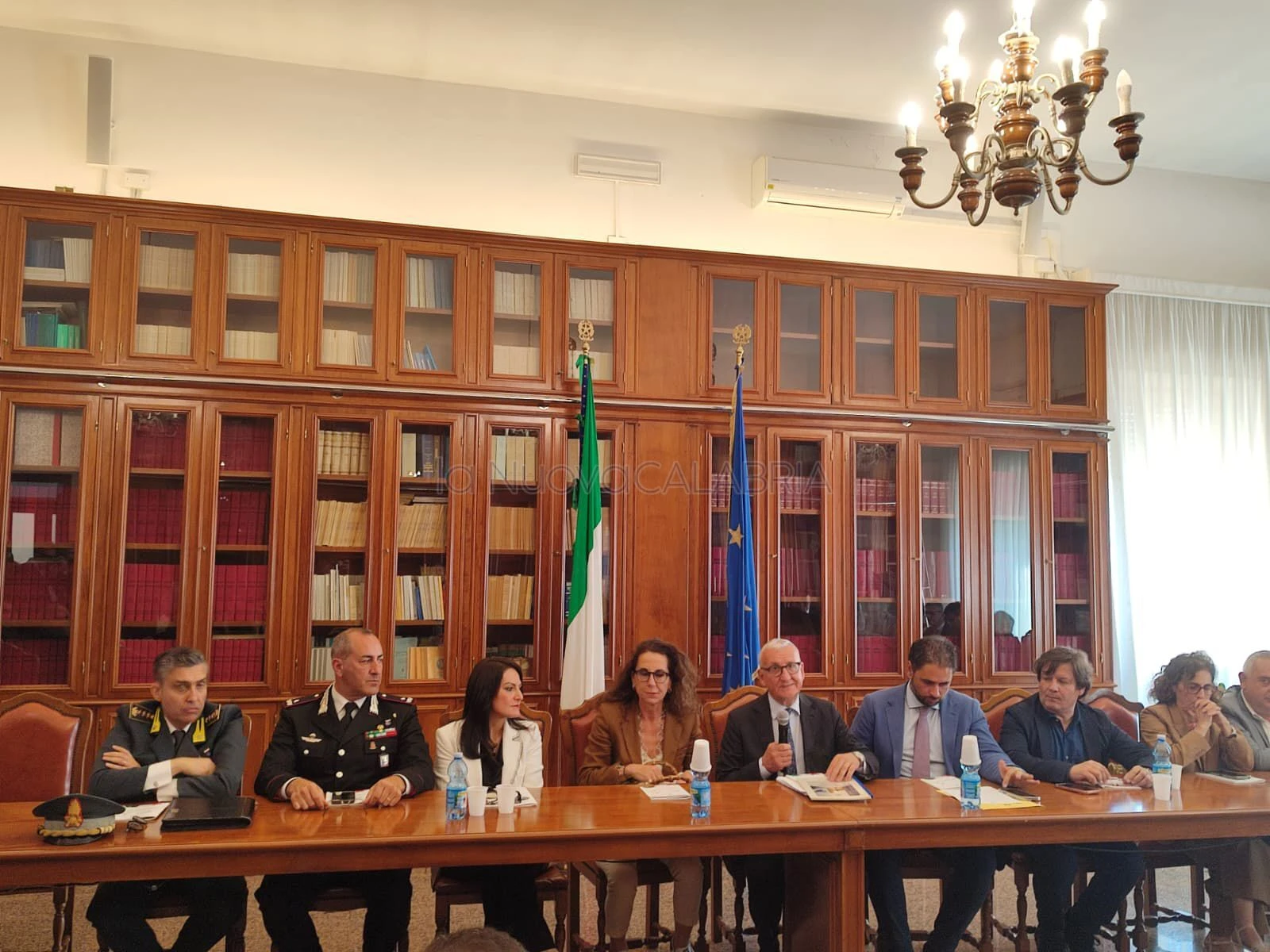 Catanzaro, presentato in Prefettura il Vademecum Antiusura "Liberi... Non più oppressi!!!"