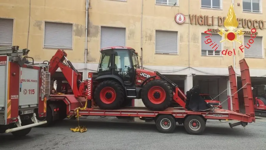 Maltempo, i Vigili del Fuoco di Catanzaro inviano nuovi mezzi per liberare le strade images Maltempo, i Vigili del Fuoco di Catanzaro inviano nuovi mezzi per liberare le strade