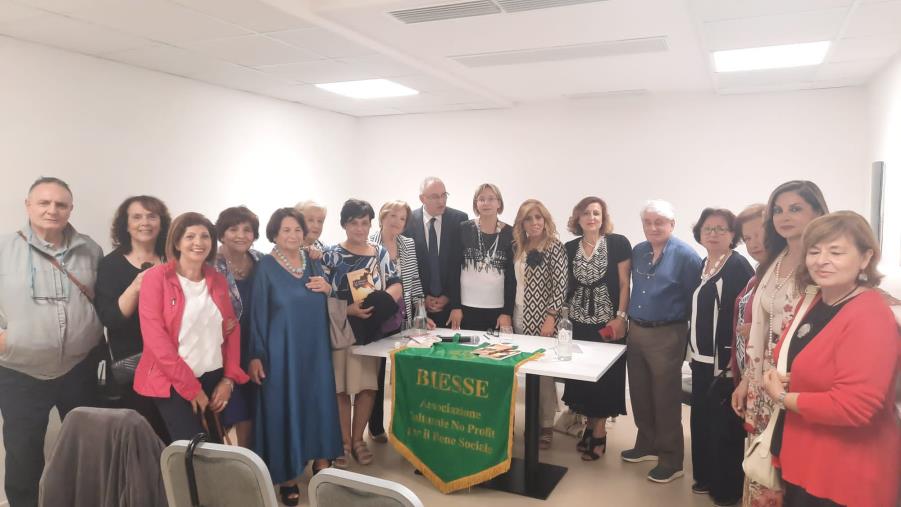 “La stanza del buio” , l’associazione Biesse ha presentato il libro di Daniela Rabia images “La stanza del buio” , l’associazione Biesse ha presentato il libro di Daniela Rabia