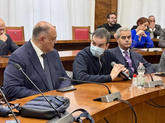 images Occhiuto: "Chiusa vertenza Abramo, tutti i lavoratori assunti entro Natale" 