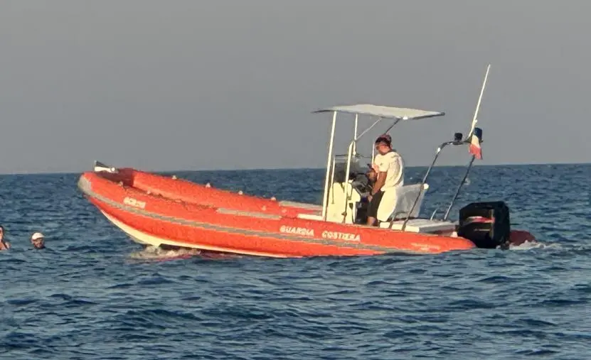Paura a Simeri Crichi per due giovani scomparsi in mare: ritrovati dalla Guardia Costiera images Paura a Simeri Crichi per due giovani scomparsi in mare: ritrovati dalla Guardia Costiera