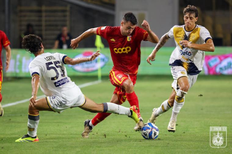 Serie BKT, Cesena e Catanzaro in campo alle 20.30: le formazioni ufficiali images Serie BKT, Cesena e Catanzaro in campo alle 20.30: le formazioni ufficiali