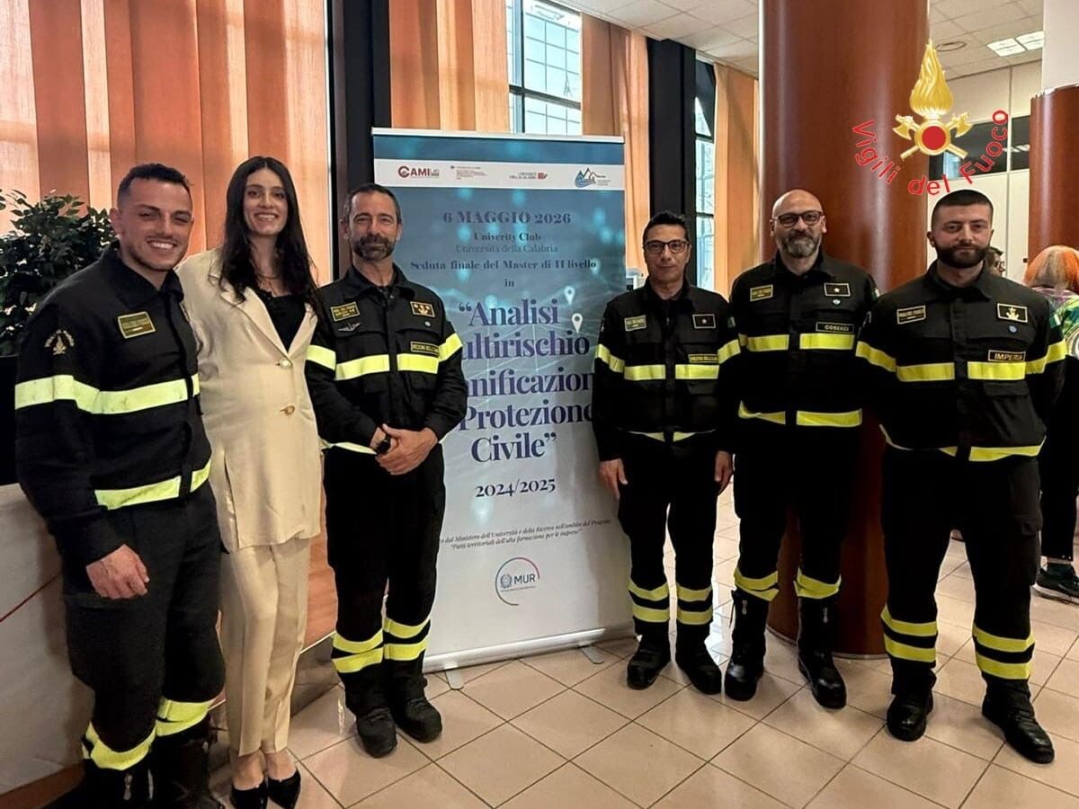 images Vigili del Fuoco, personale del Comando di Cosenza consegue il Master di II Livello in "Analisi Multirischio e Pianificazione di Protezione Civile" presso l'Unical

