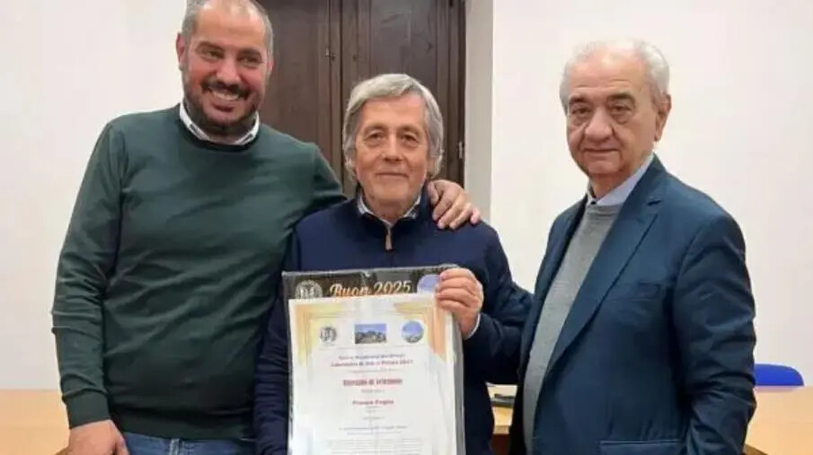 images "Poesie e quadri da calendario", grande interesse per la pubblicazione dell'Accademia dei Bronzi