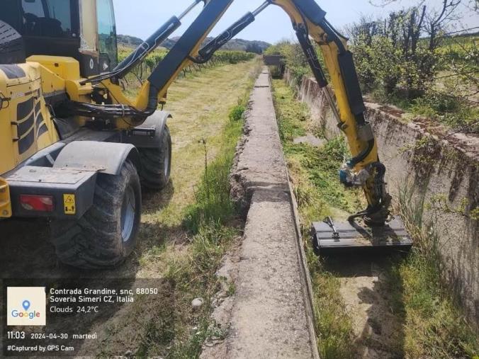 images Avviata la bonifica di fossi e canali di scolo a Soveria Simeri