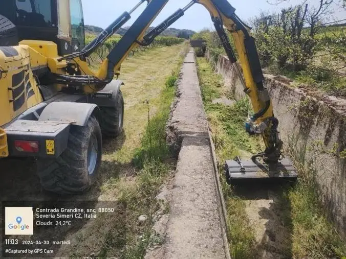 Avviata la bonifica di fossi e canali di scolo a Soveria Simeri images Avviata la bonifica di fossi e canali di scolo a Soveria Simeri