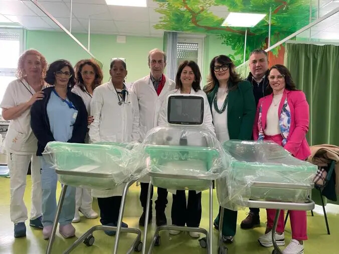 Crotone, l’Associazione Giulia Marinello dona alla Pediatria del "San Giovanni di Dio" un cardiomonitor e 3 cullette images Crotone, l’Associazione Giulia Marinello dona alla Pediatria del "San Giovanni di Dio" un cardiomonitor e 3 cullette