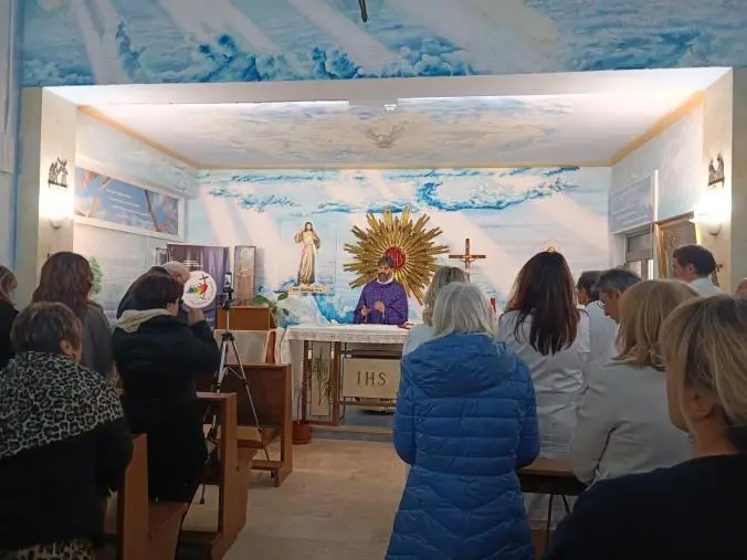 images Celebrata la Messa di precetto pasquale al presidio Pugliese dell’AOU “Dulbecco”: segno di fede e condivisione