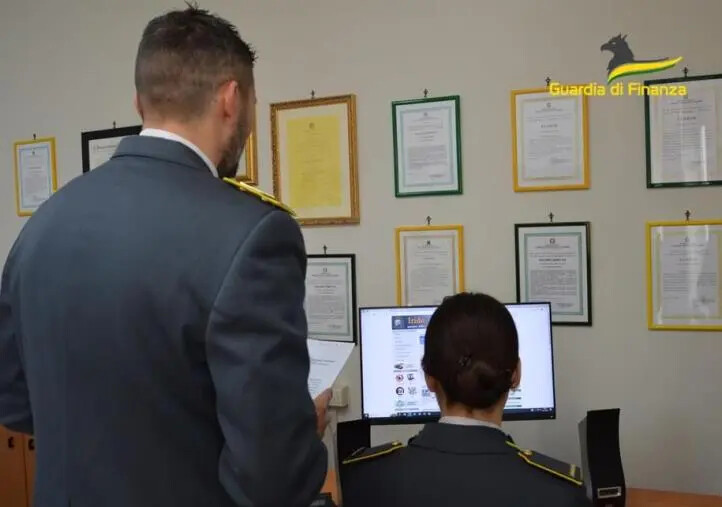 Consulenze private in orario di servizio: denunciato dirigente medico dipendente dell’Asp di Cosenza images Consulenze private in orario di servizio: denunciato dirigente medico dipendente dell’Asp di Cosenza