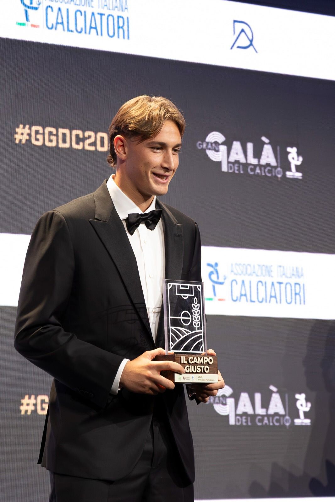 images Iniziativa Coldiretti e Fondazione Agromafie: conferito al calciatore Francesco Pio Esposito il primo premio “il campo giusto”

 