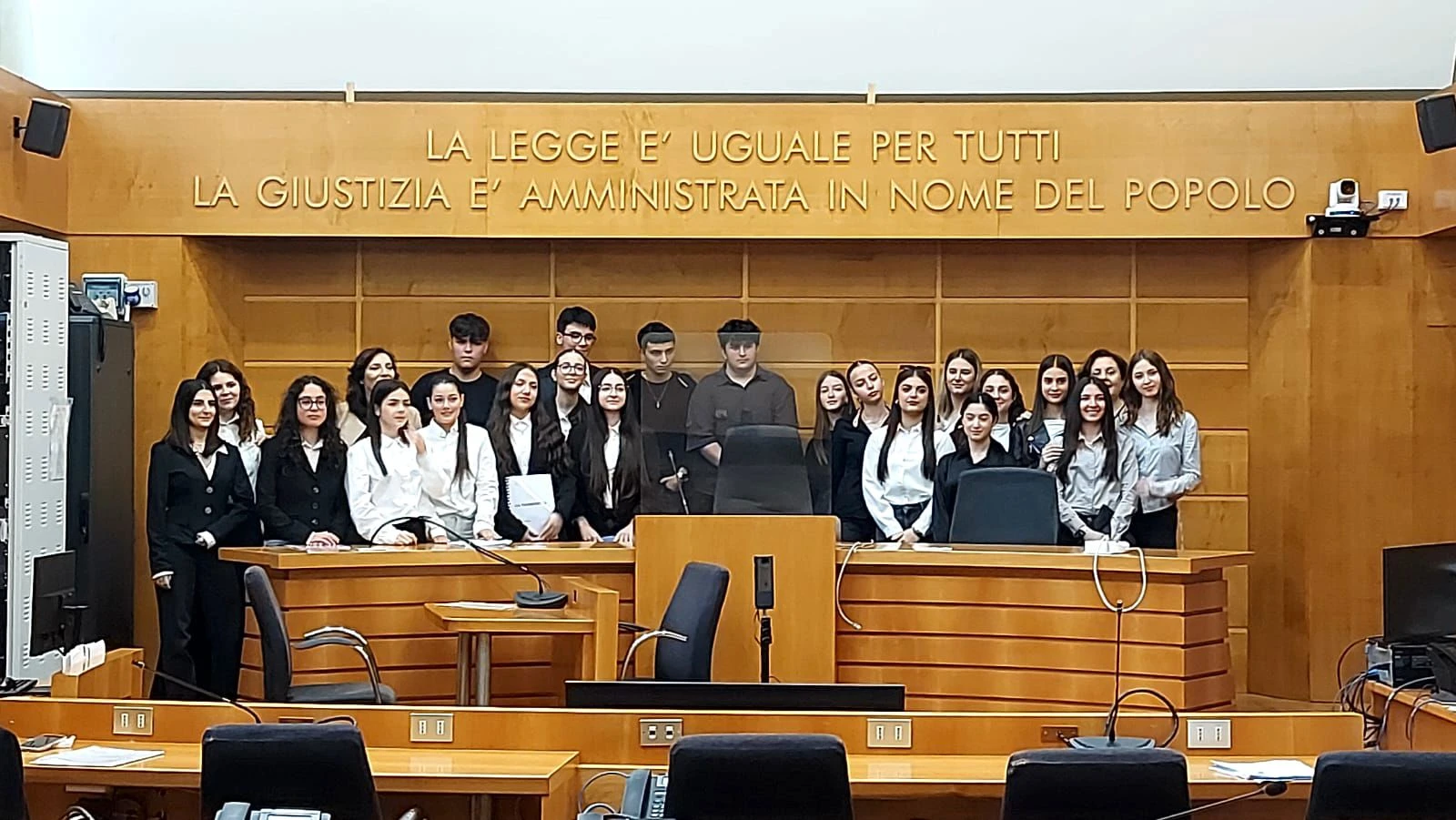Dal banco al tribunale: gli studenti  del Polo “Fiorentino” di Lamezia mettono in scena un processo simulato