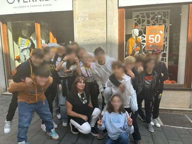 images A Catanzaro gli alunni del Convitto "P. Galluppi" vetrinisti per un giorno