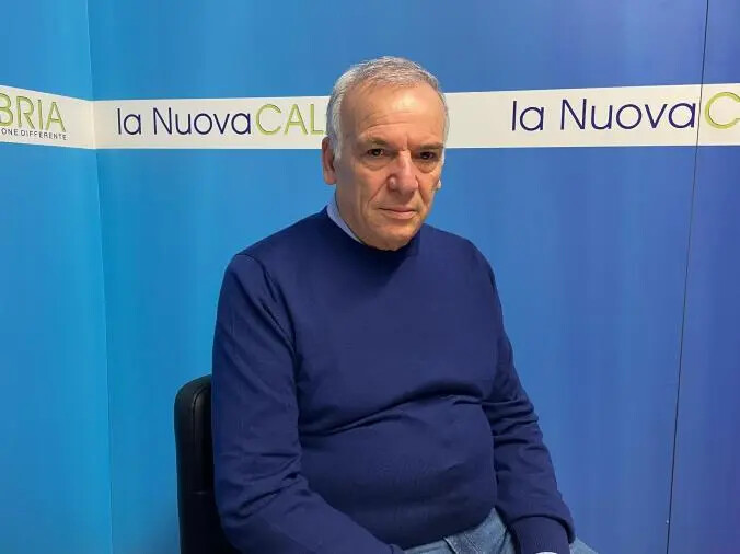 images Tallini: "A Catanzaro ci si esalta per i 9 milioni dello stadio, a Rende FI annuncia un miliardo per il Policlinico"  