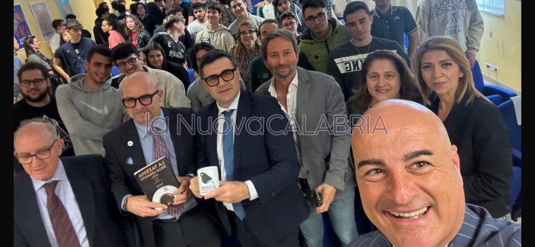 images All’istituto Tecnico ‘Malafarina’ di Soverato il libro ‘La Tazzina della Legalità’
