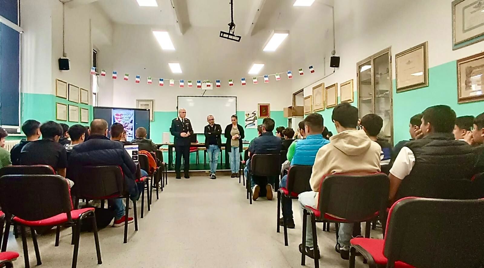 images Droga tra i giovani, la Polizia locale fa prevenzione nelle scuole di Catanzaro&nbsp;